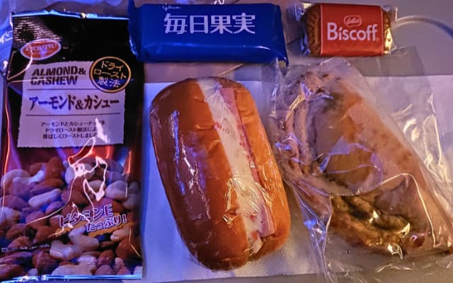 ITAエアウェイズの機内食 日本発の軽食②（エコノミー）