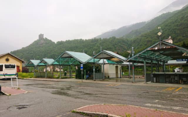 シャティロン駅のバスターミナル