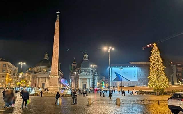 ポポロ広場のクリスマスイルミネーション2025