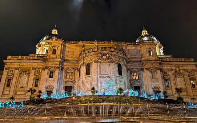 サンタ・マリア・マッジョーレ聖堂のクリスマスイルミネーション2025