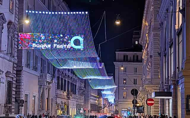 コルソ通りのクリスマスイルミネーション2025