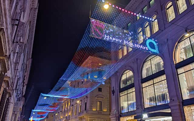 コルソ通りのクリスマスイルミネーション2025