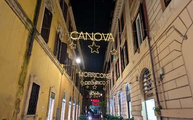 Babuino通りのクリスマスイルミネーション2025