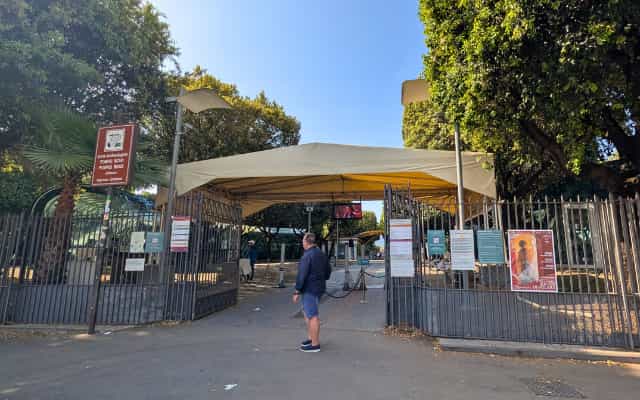 アンフィテアトロ広場(Piazza Anfiteatro)の入場口